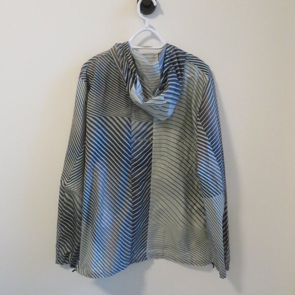 New Balance XL Running Rain Jacket.  Like New. - Picture 3 of 4